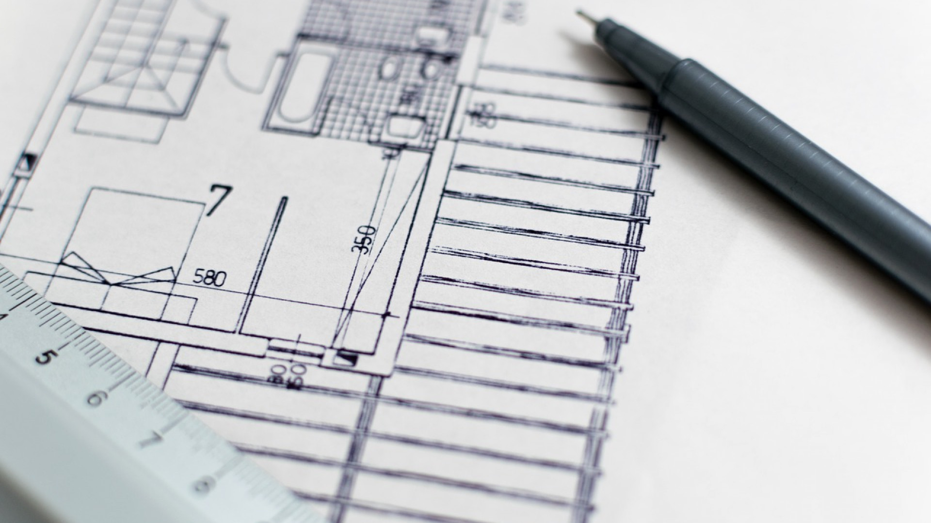 La construction d'une maison individuelle sur mesure : les avantages de passer par un constructeur
