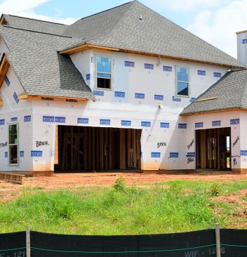 Comment choisir le meilleur constructeur de maisons individuelles en Bretagne