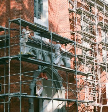 Rénovation extérieure : pourquoi contacter un spécialiste en ravalement de façade ?