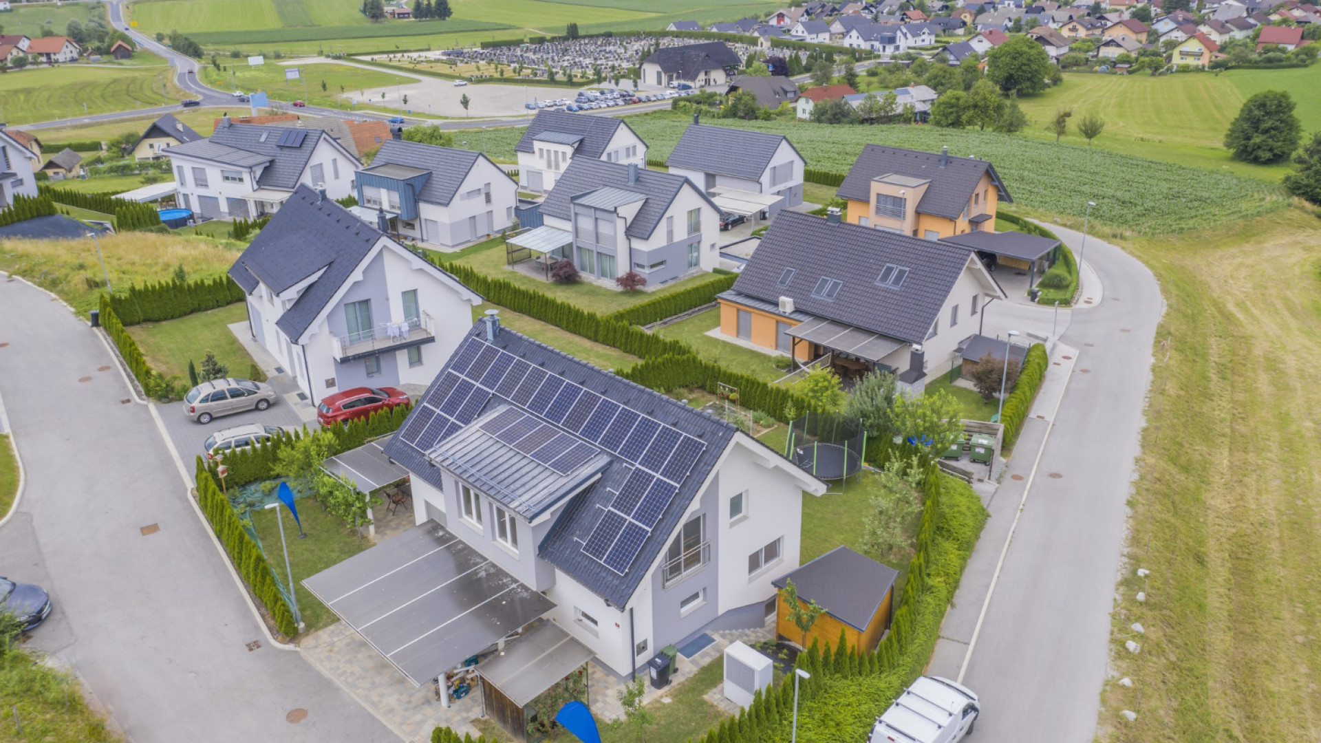 Installer des panneaux solaires chez soi : les atouts et bénéfices à connaître